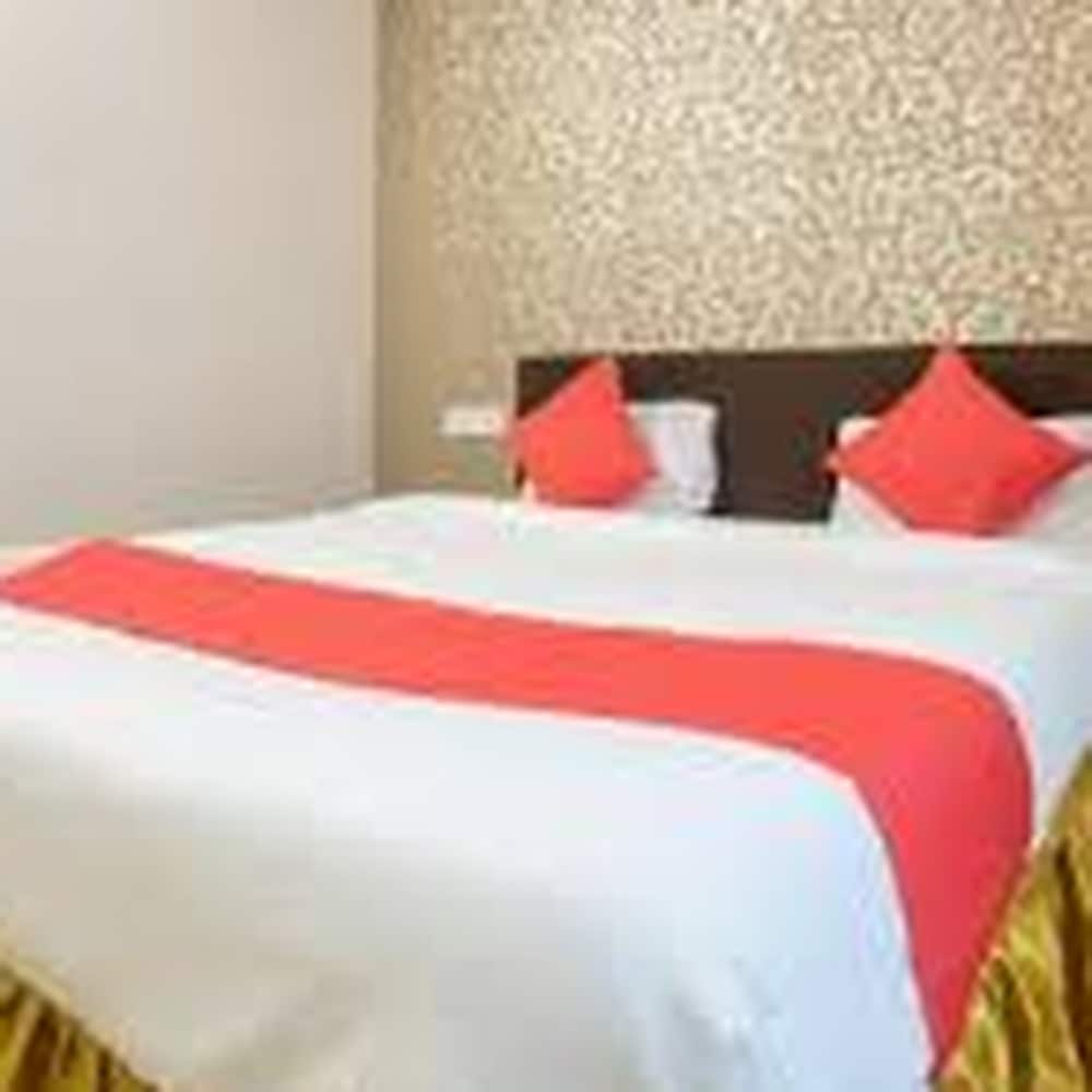 Hotel Shree Laxmi - Tap to explore photos