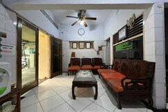 Hotel O Kost Gowa Near Gowa