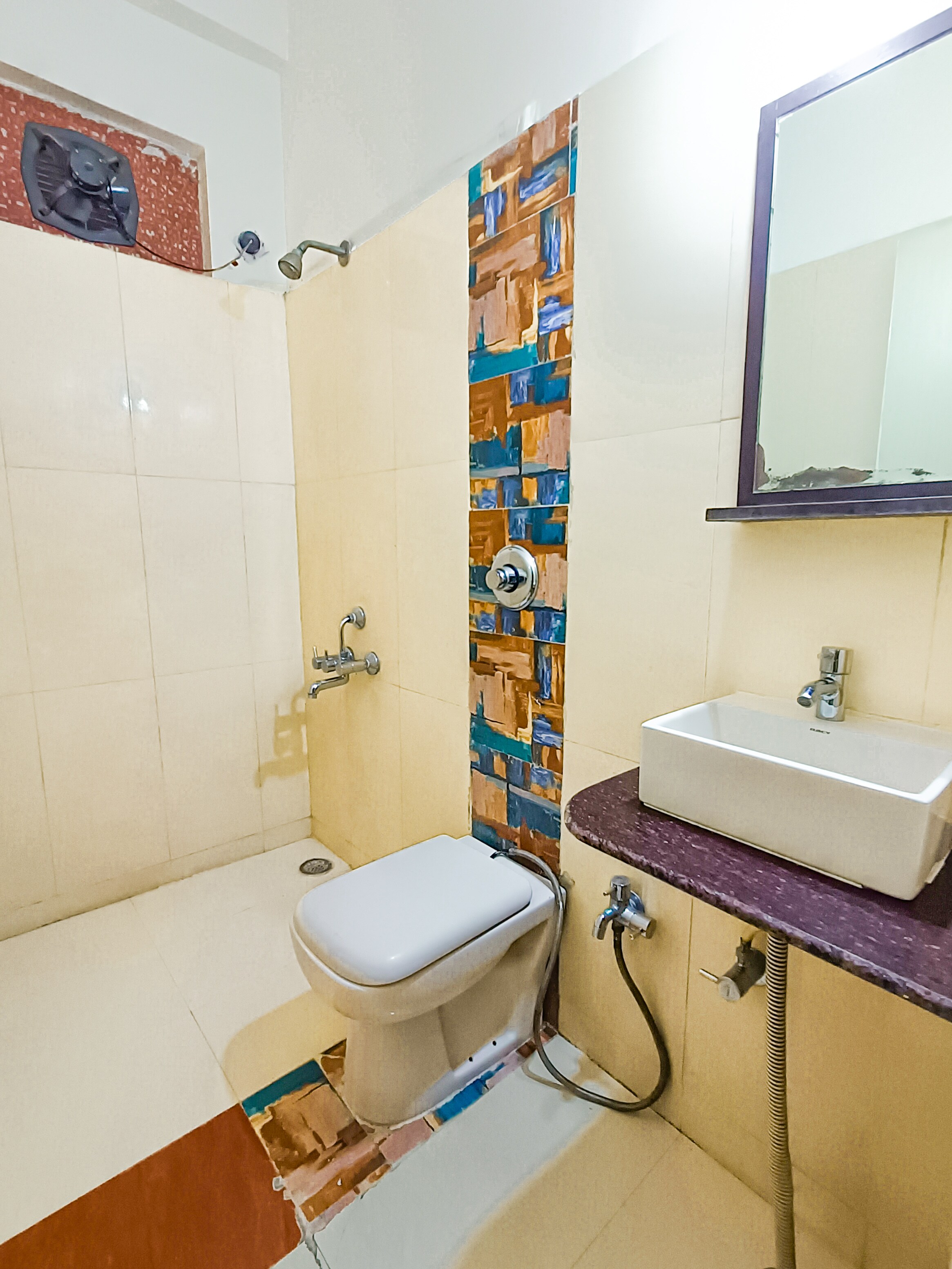 Hotel Mansarovar - Tap to explore photos