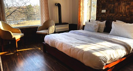 VELORA-DOODHPATHRI Room Type - MOUNTAIN BREEZE ROOM