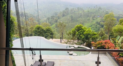 Y3 Suites | Infinity Pool & Tea-valley Rooms Room Type - Luxurious Suite Room