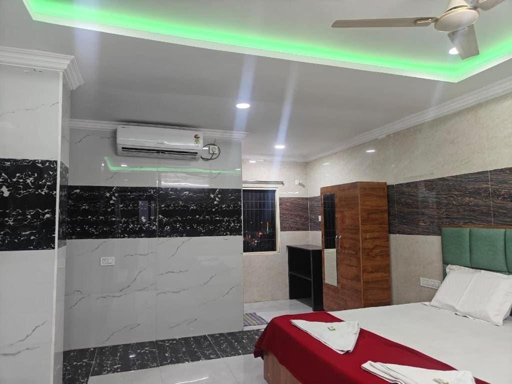 Chinni's Guest Inn - Tap to explore photos