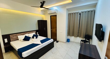 Raghav Homestayy Room Type - Deluxe Room