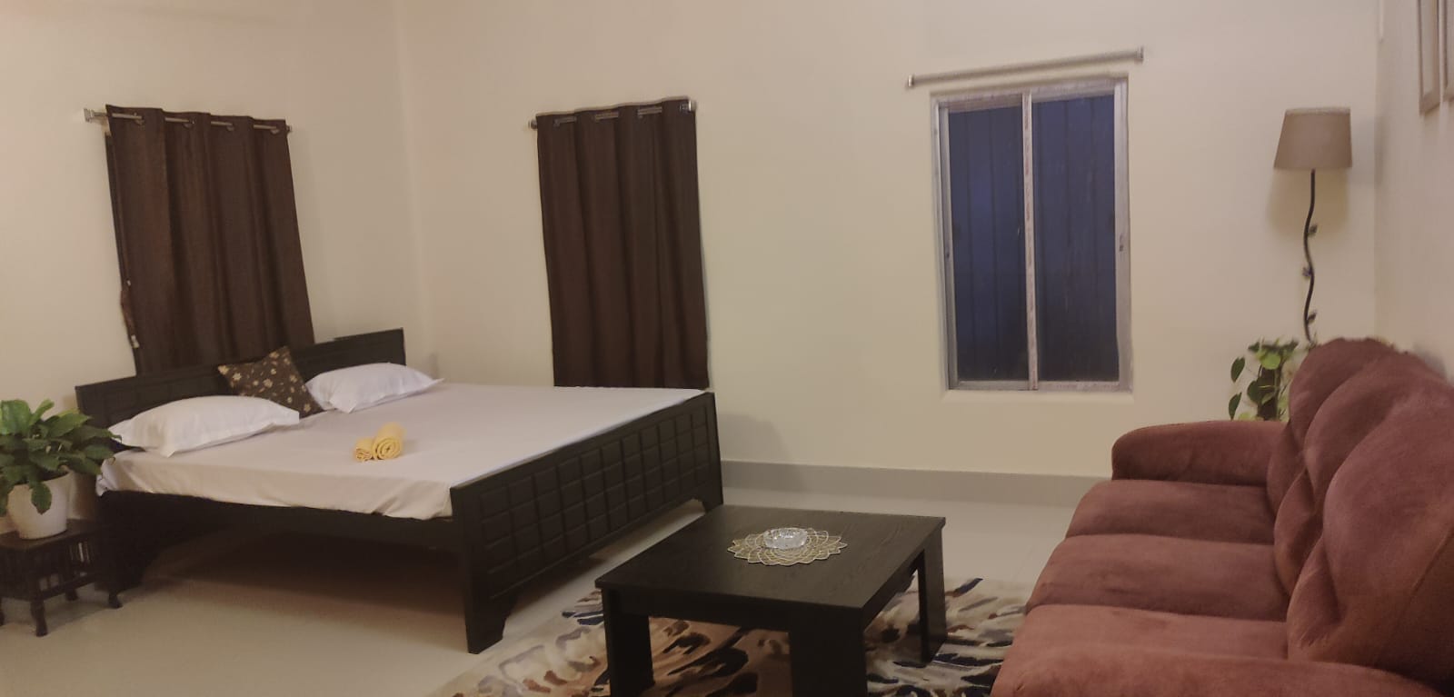 Abode home stay near tollygunge metro - Tap to explore photos
