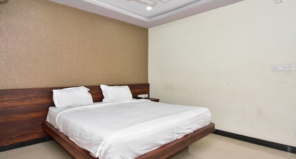 hotel sitara elite Room Type - Deluxe Room