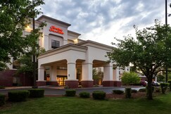 Hampton Inn & Suites Manchester Bedford