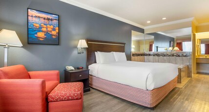 Best Western Anthony/West El Paso Room Type - 1 King Bed, Non-Smoking, Whirlpool, Microwave And Refrigerator, Oversized Chair, Coffee Maker, Iron 