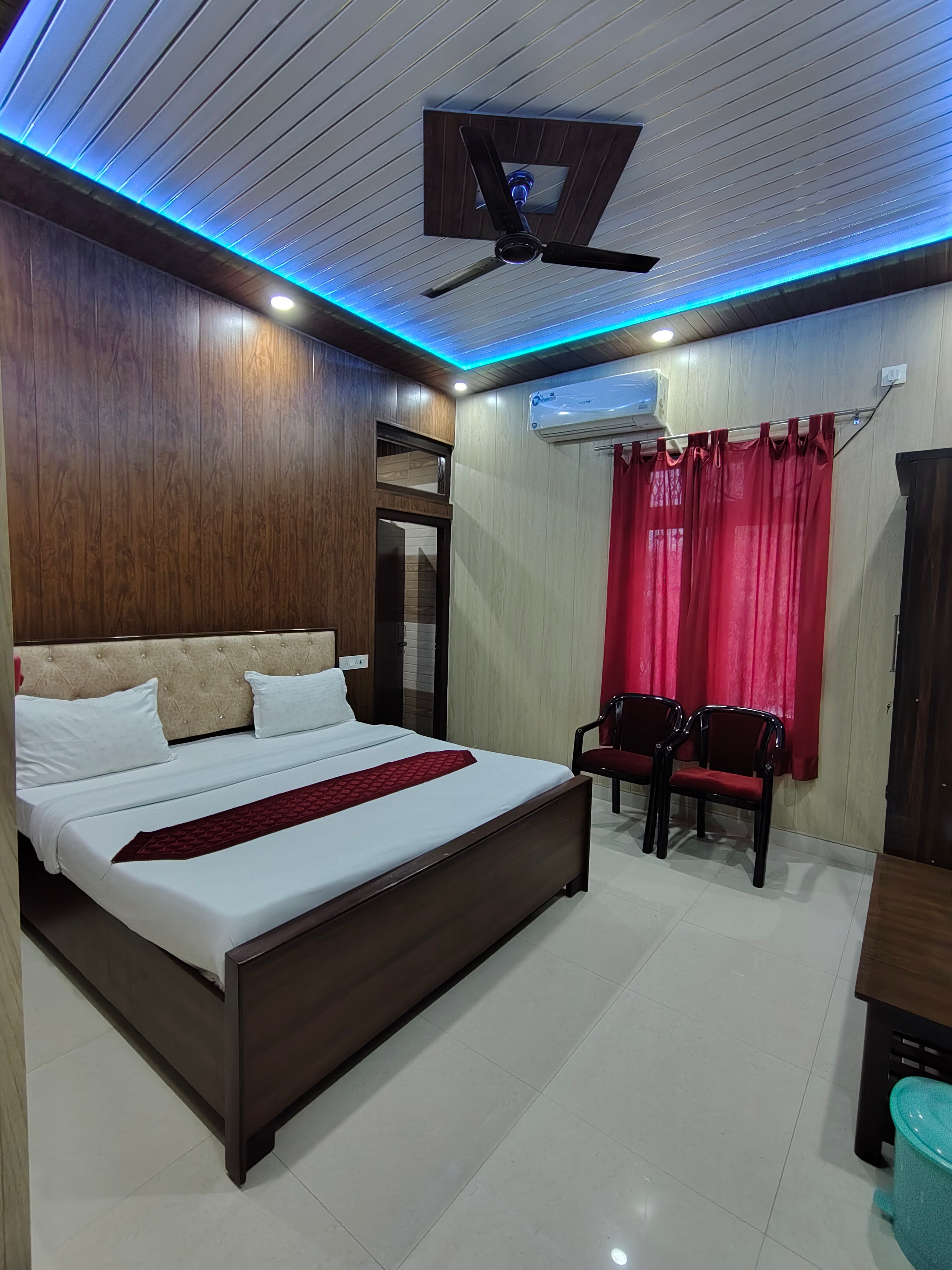 Shakuntalam INN - Tap to explore photos