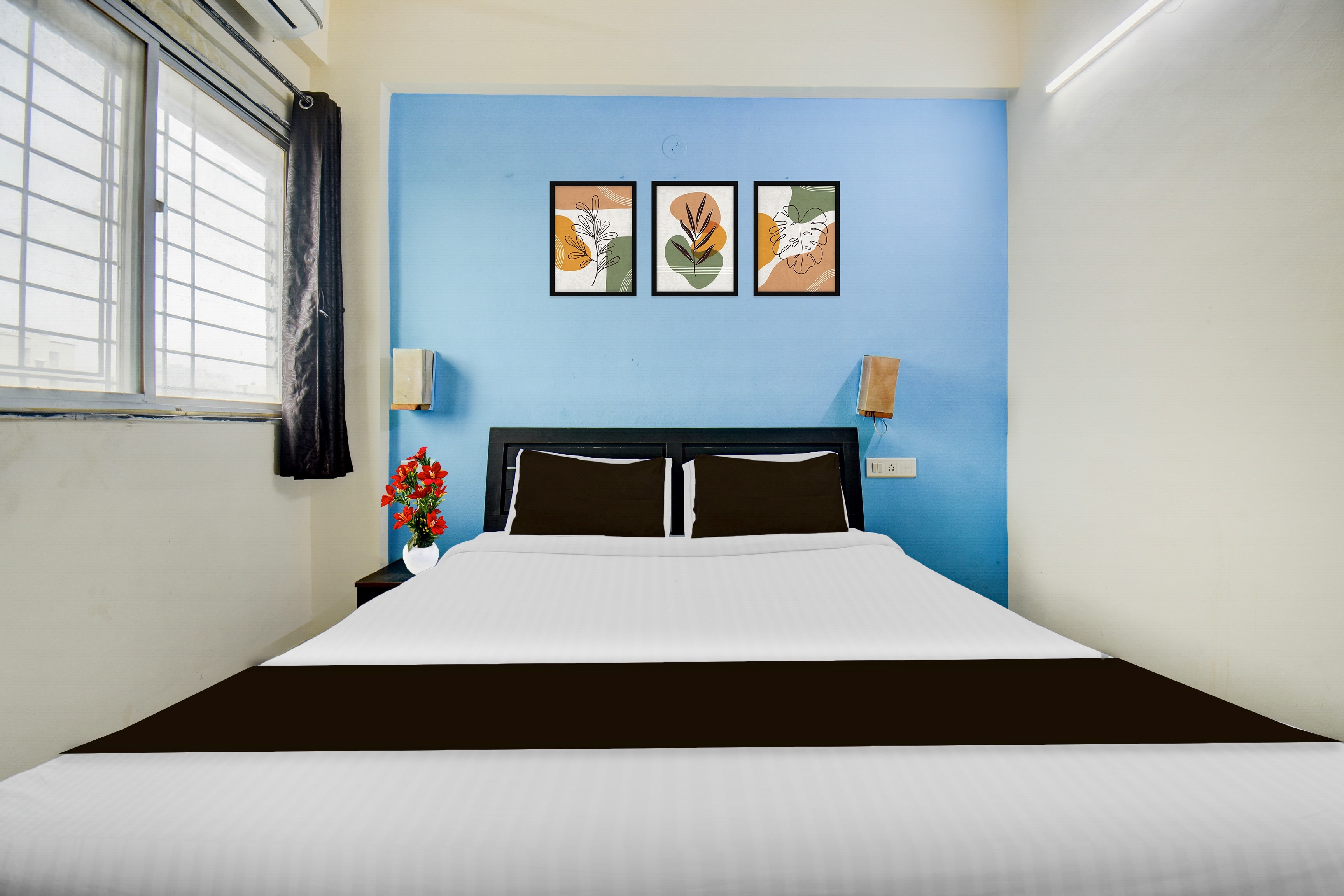 Super Hotel O Hinjewadi Kirti Classic Gate - Tap to explore photos