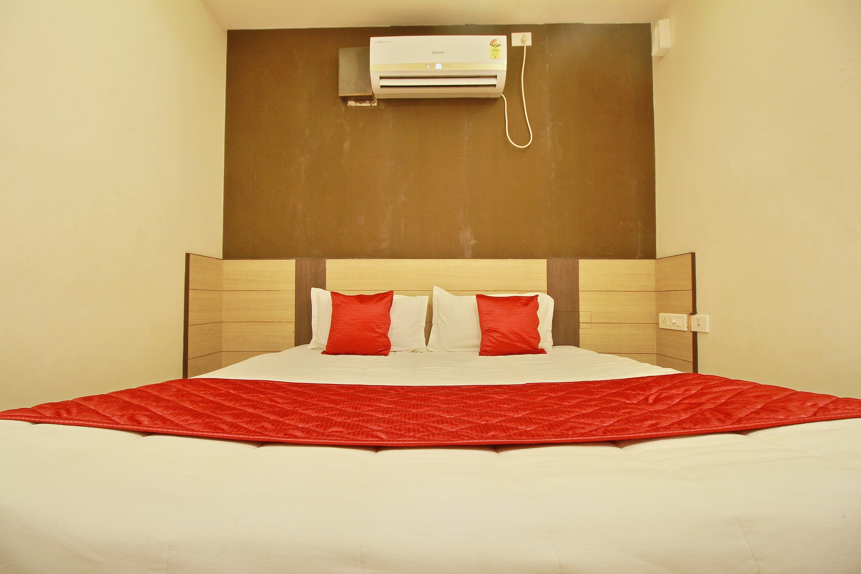 Hotel O Sathyaa Grand Inn - Tap to explore photos