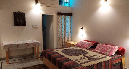 THE HAPPY HOMESTAY Room Type - 102 AC Deluxe Room