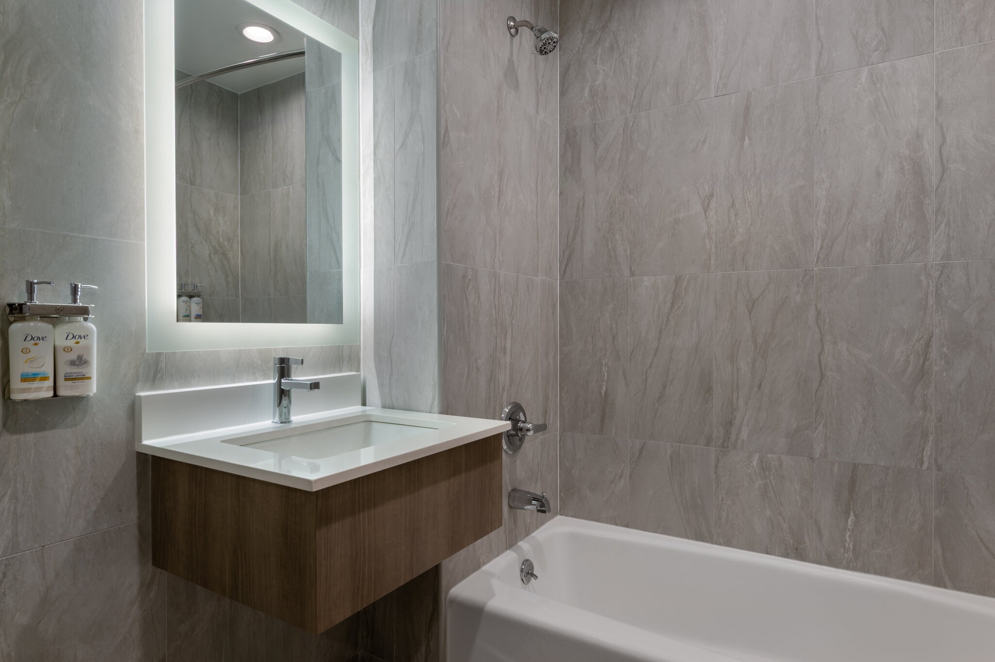 Holiday Inn Express & Suites BRONX - NYC - Tap to explore photos