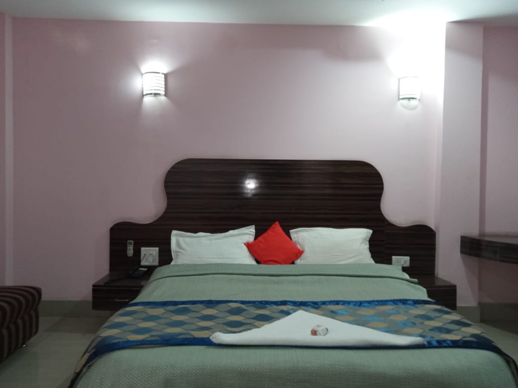 The Benjamin Hotel - Tap to explore photos