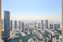 ELIVAAS Curated 2B in Shams Walk to Beach with Marina View