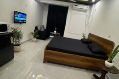 Aurelio Studios Mega County