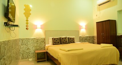 ROCKIT CAFE & STAY Room Type - Standard Double Room