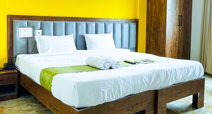 Hotel Heraa Inn Room Type - DELUXE AC ROOM