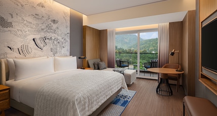 Le Meridien Dehradun Resort & Spa Room Type - Premium, Guest Room, 1 King, Pool view, Balcony Le Meridien Dehradun Resort & Spa Room Type - Premium, Guest Room, 1 King, Pool view, Balcony