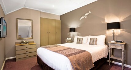 Best Western Sanctuary Inn Room Type - Suite-1 Queen Bed, Non-Smoking, Mezzanine, Free High Speed Internet, Air-Conditioned, Lcd Television Best Western Sanctuary Inn Room Type - Suite-1 Queen Bed, Non-Smoking, Mezzanine, Free High Speed Internet, Air-Conditioned, Lcd Television