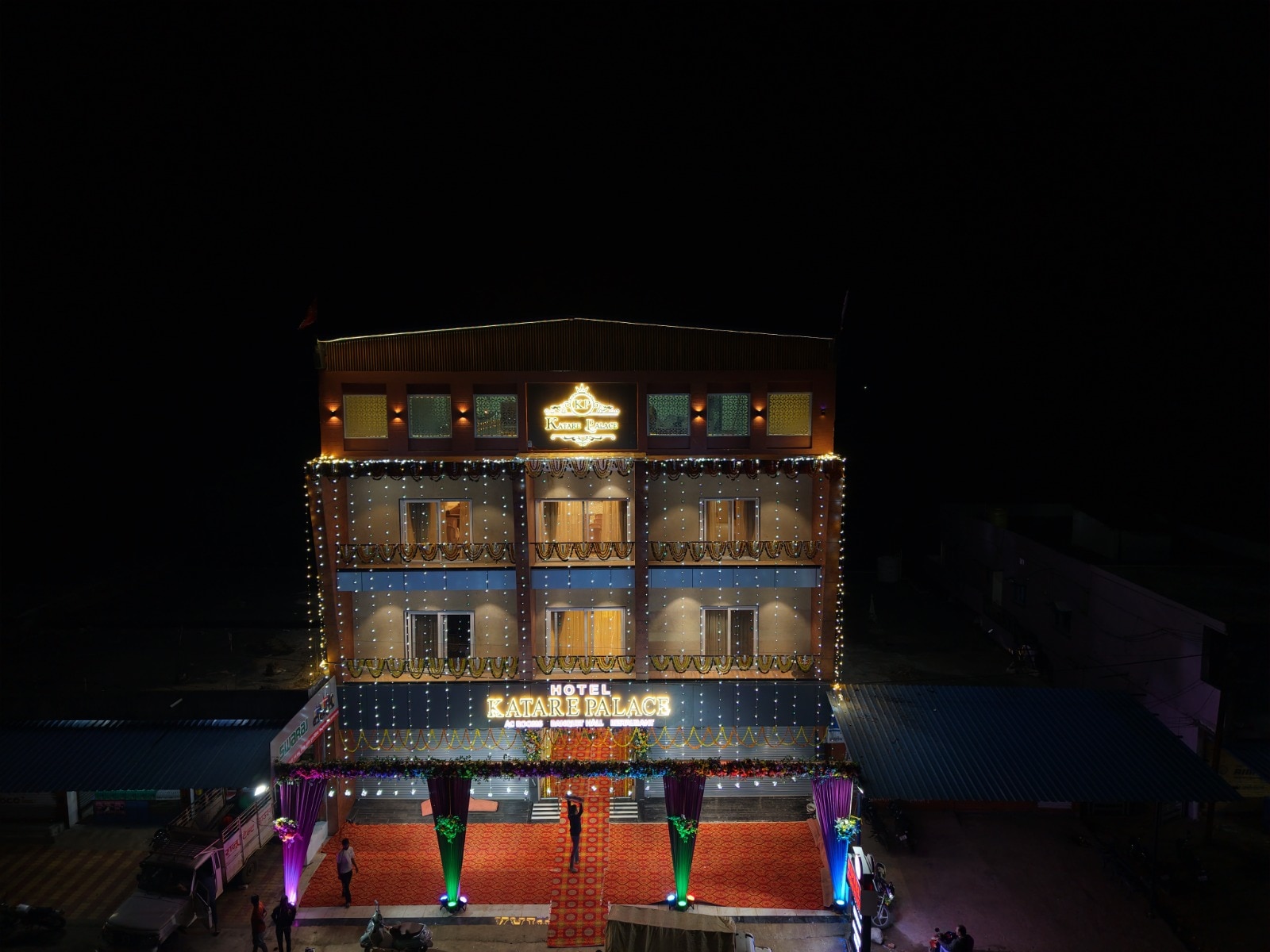 Hotel Katare Palace - Tap to explore photos