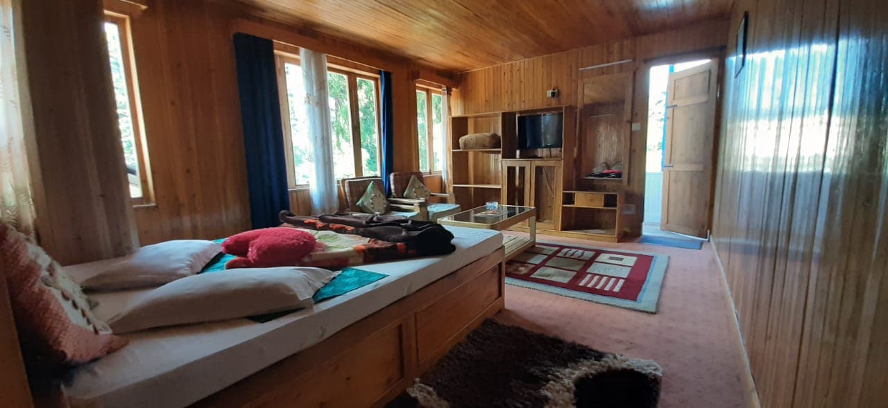 Hotel Blue Lagoon - Tap to explore photos