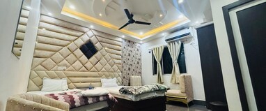 HOTEL LOLO PALACE