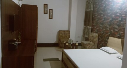 HOTEL ROYAL PALACE Room Type - Deluxe AC Room