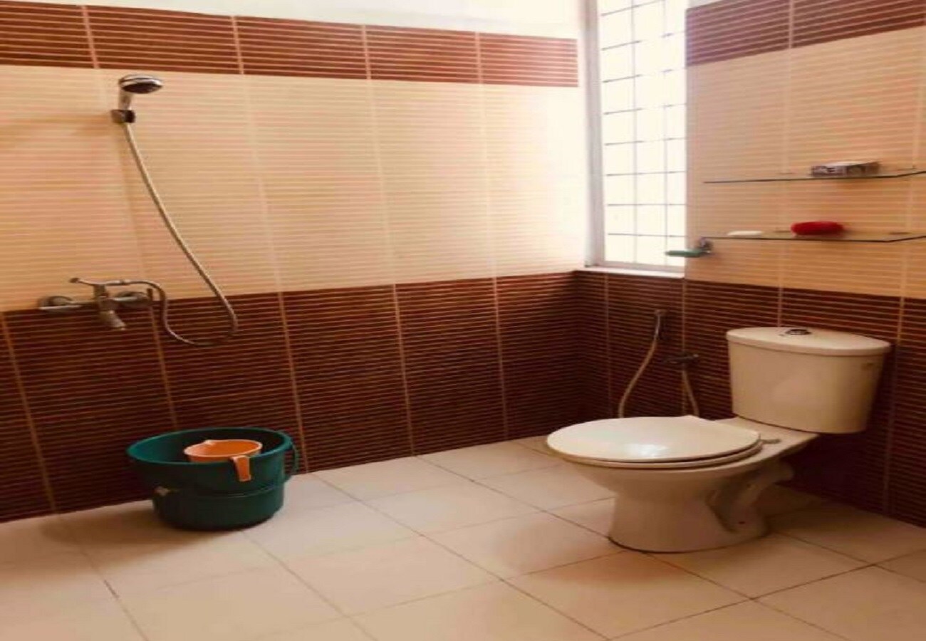 Emerald Dormitory and Homestay - Tap to explore photos