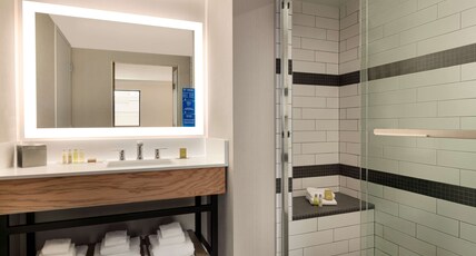 DoubleTree by Hilton Canton Downtown Room Type - 1 KING 2 ROOM SUITE