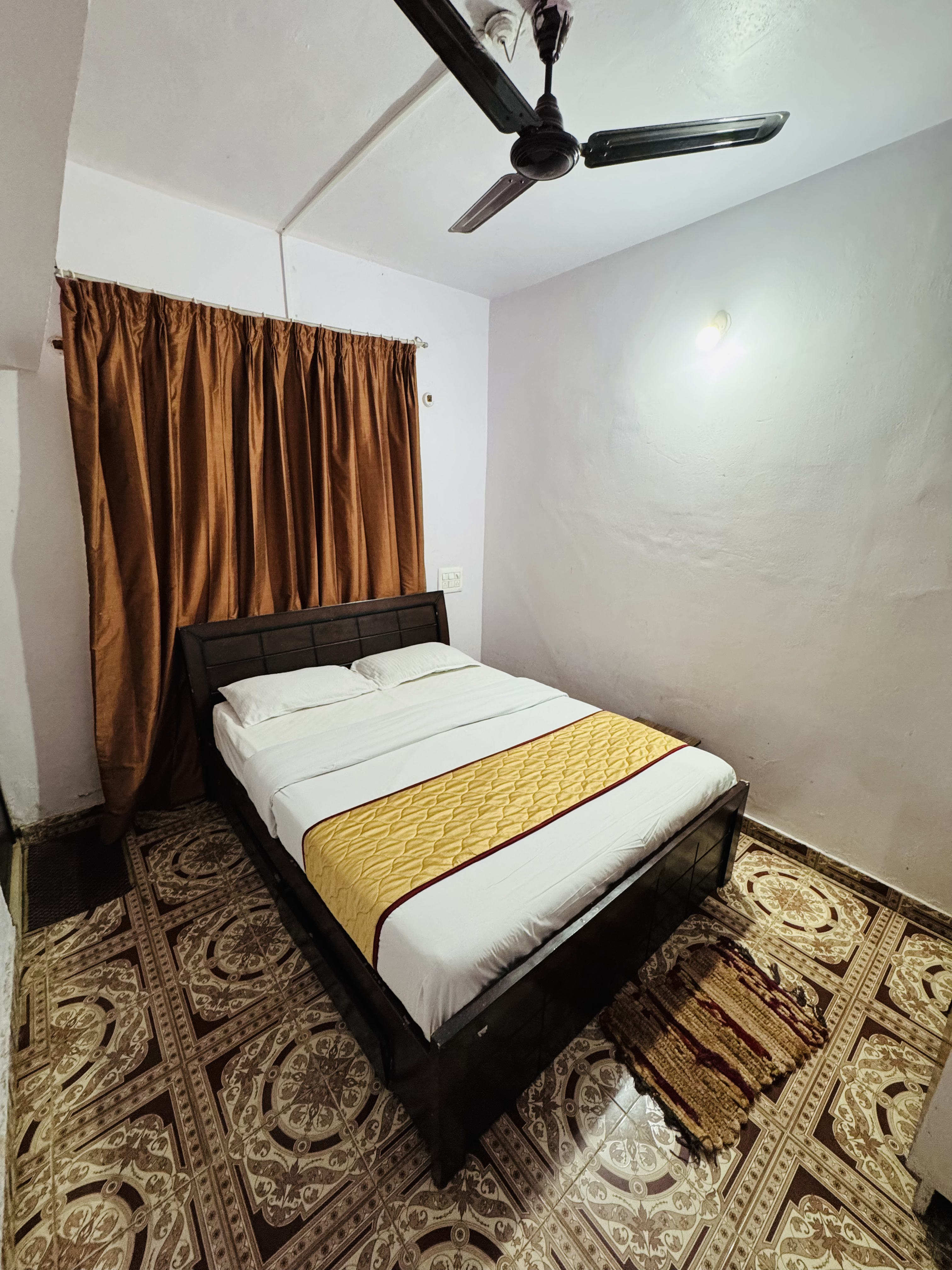 Greenhouse Homestay - Tap to explore photos