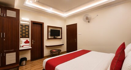 Hotel Himland East | Lift & Ample Parking Room Type - Deluxe Room
