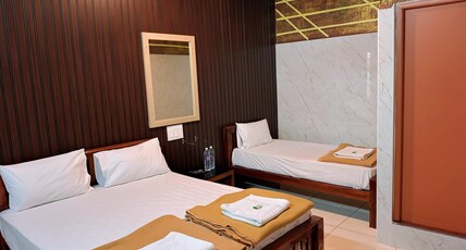 M S Residency Palani Room Type - Super deluxe Triple bed Room AC