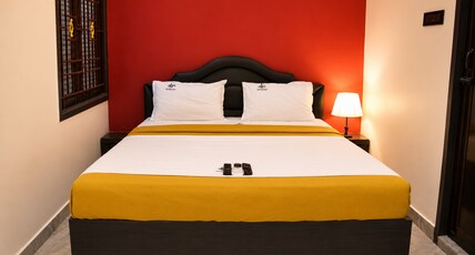 Subra Residency Room Type - Deluxe AC