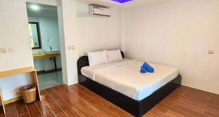 Mad Monkey Koh Rong Room Type - Standard Double Bungalow