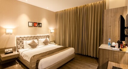 AB Clarks Inn Jalandhar Room Type - Deluxe Room