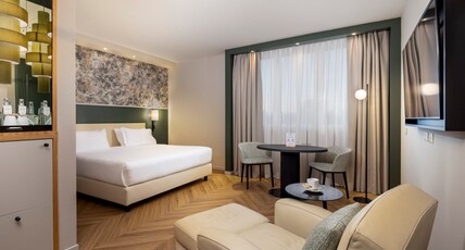Crowne Plaza PADOVA Room Type - 1 King Junior Suite