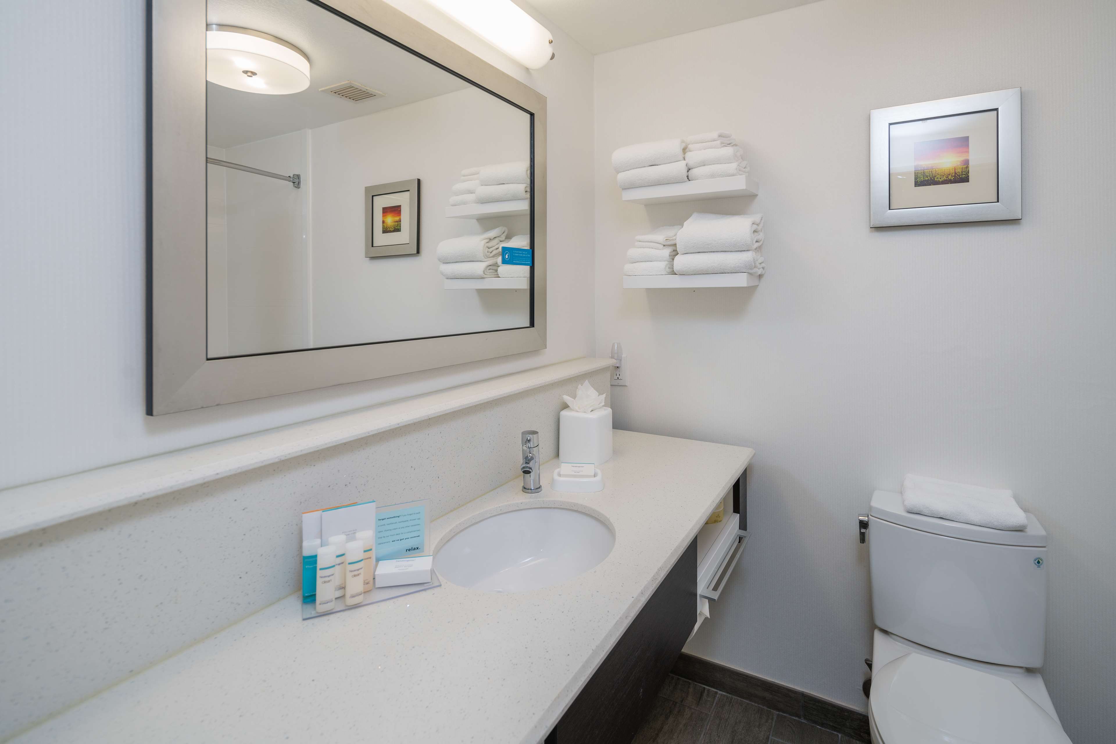 Hampton Inn Livermore - Tap to explore photos
