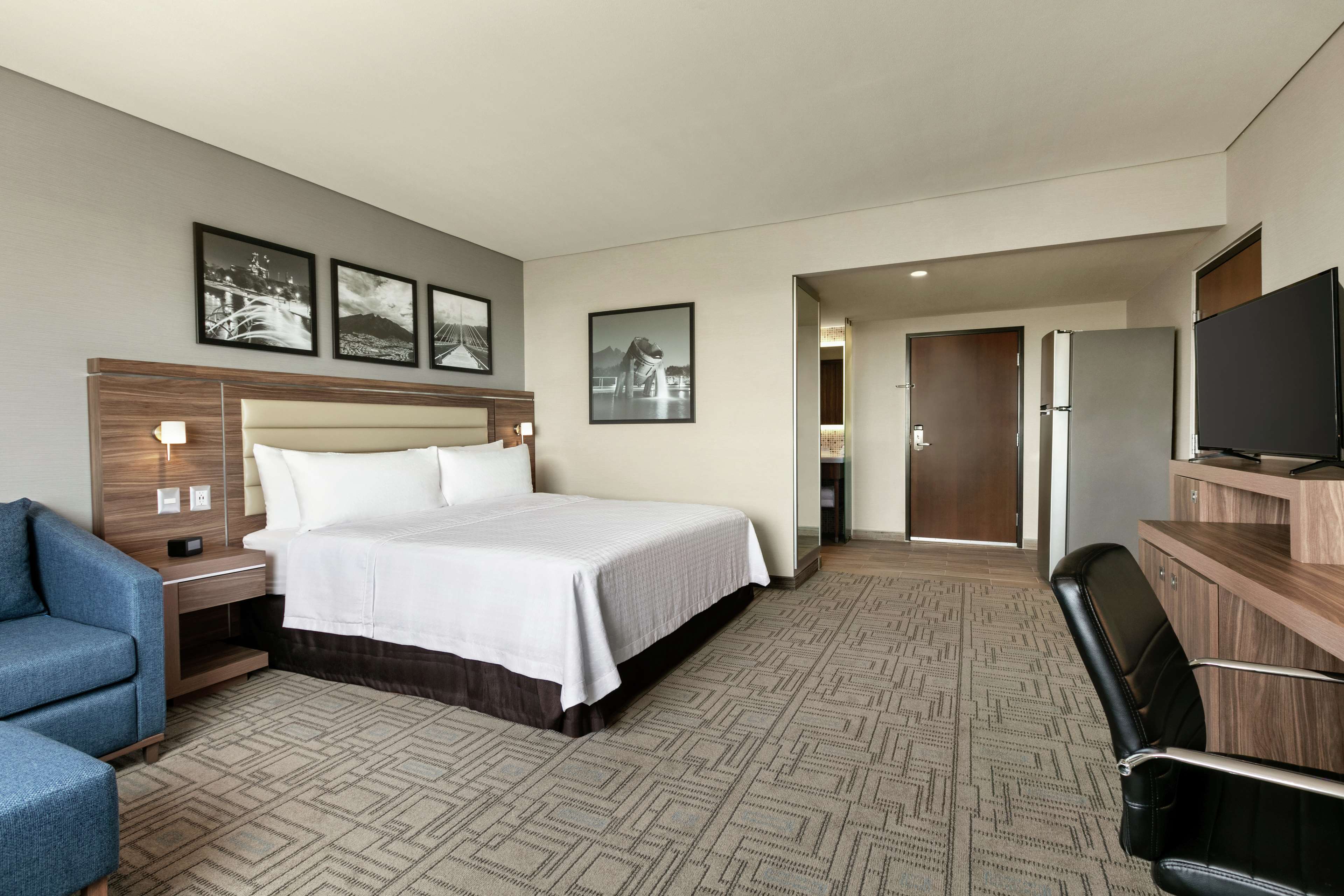 Hampton Inn By Hilton Monterrey Apodaca - Tap to explore photos