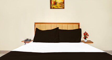 Townhouse Amanora Park Town Formerly Samrat Inn Room Type - Classic