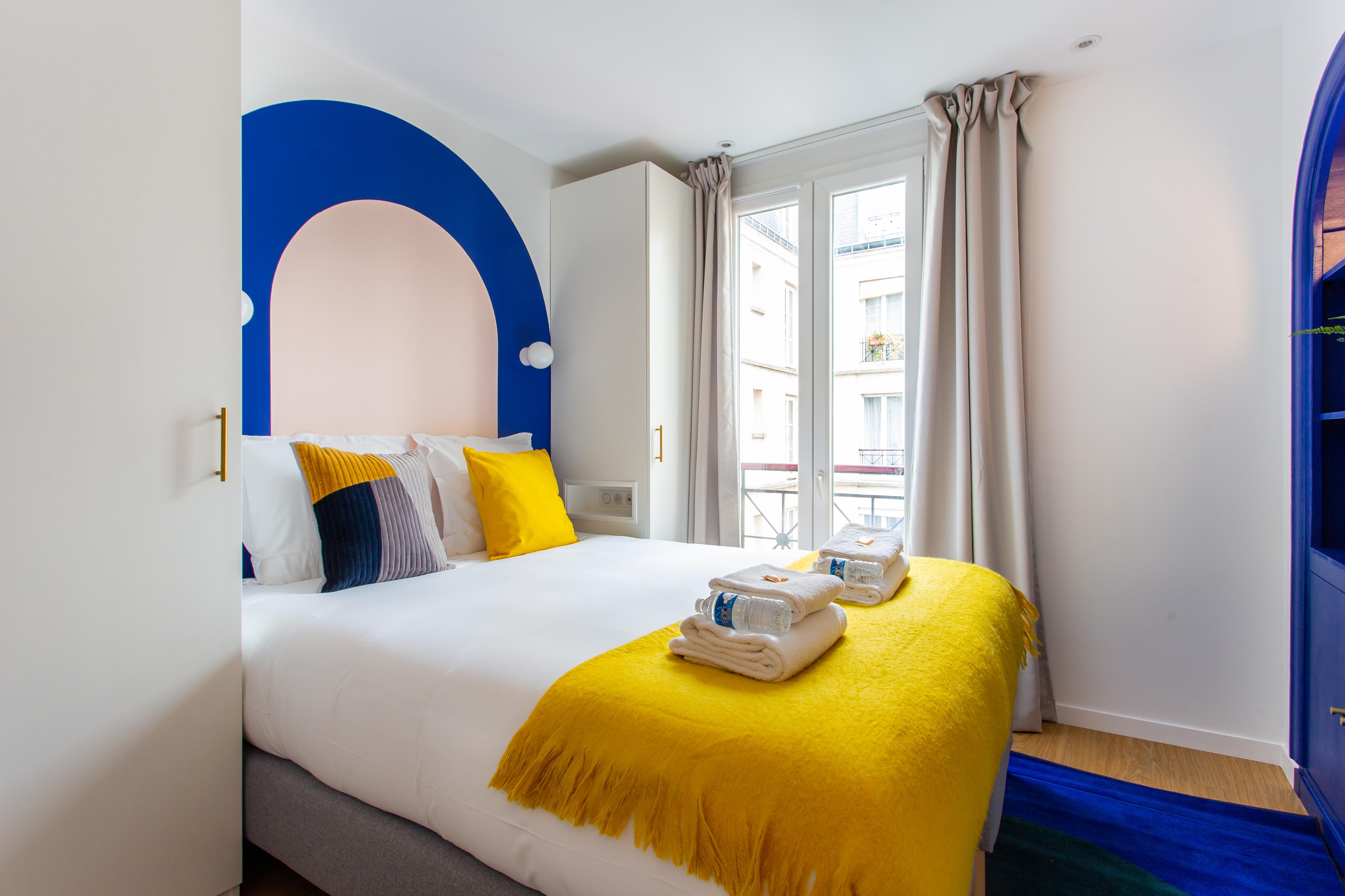 Stunning apartment - 2BR/6P - Paris Center - Tap to explore photos