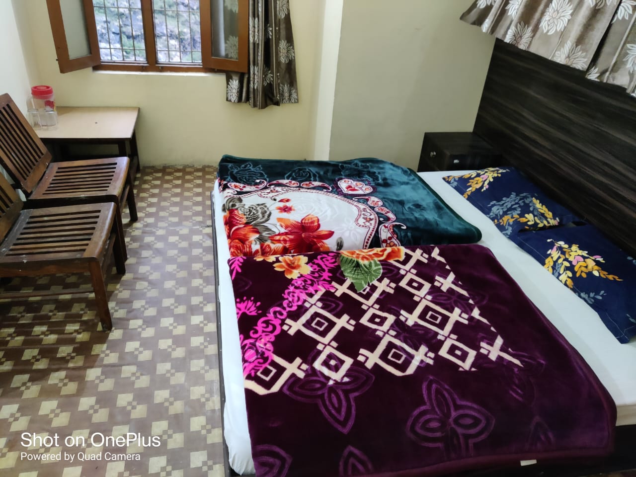 Hari Krishna Guest House- Govind Ghat - Tap to explore photos