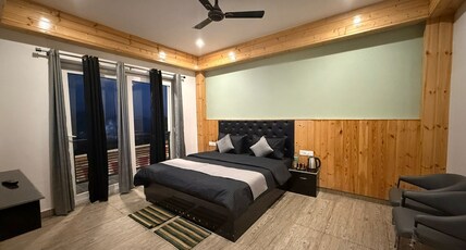 Blue Pine Pool Room Type - Deluxe Room - Front Side