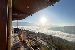 Himalayan Lake View Jaulangi