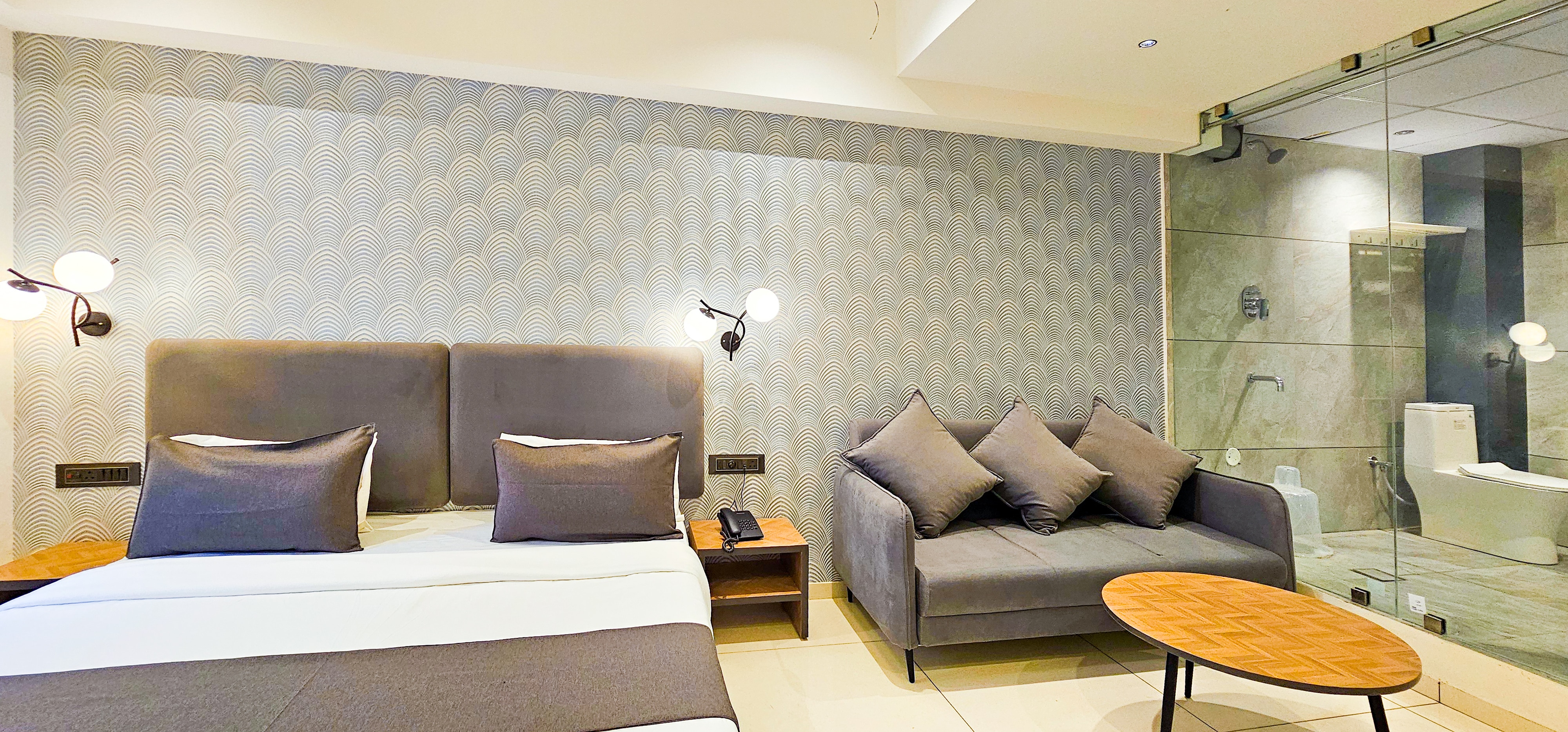 Hotel Nova Bizz - Tap to explore photos