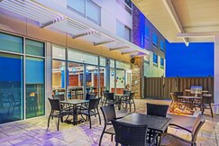Holiday Inn Express & Suites CHANUTE