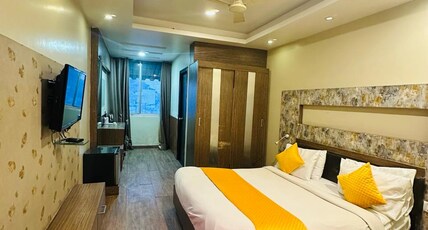 Hotel Cosmos Room Type - Deluxe Room With Bathroom