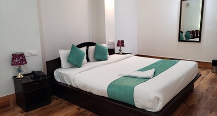 HOTEL GREENERY VIEW Room Type - Luxury Deluxe Room