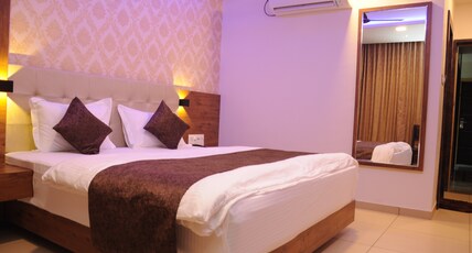 Hotel Devkinandan Room Type - Super Deluxe Double Bed AC