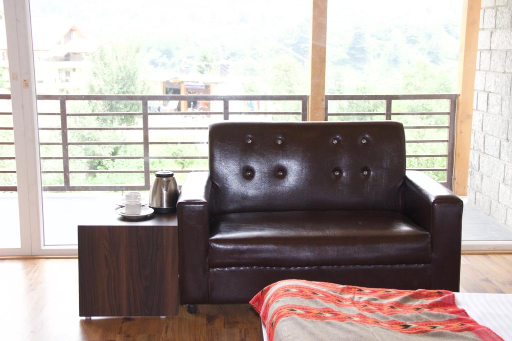 Skye Meadows - Tap to explore photos