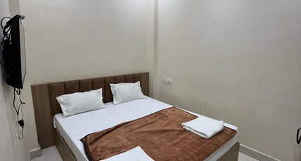 Hotel Shreegopal Room Type - Single AC Rooms
